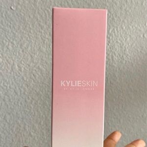 Kylie Cosmetics Foaming wash